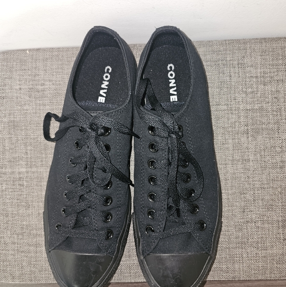 Converse Chuck Taylor All Star Low-Top sneakers in black Size 9 Mens - Picture 2 of 6
